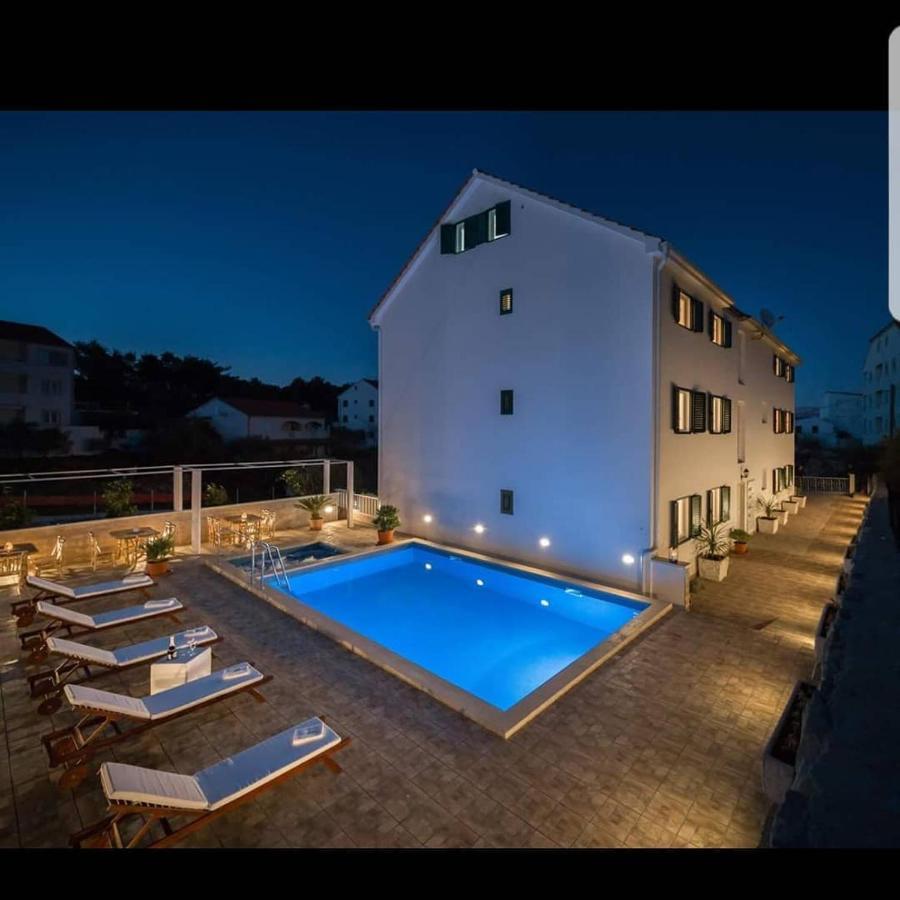 La Perla Apartments Sutivan Dış mekan fotoğraf