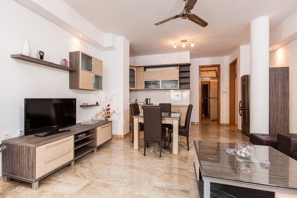 La Perla Apartments Sutivan Dış mekan fotoğraf