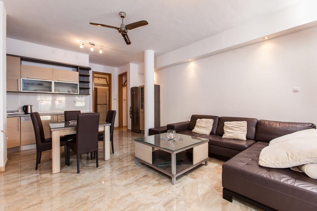 La Perla Apartments Sutivan Dış mekan fotoğraf